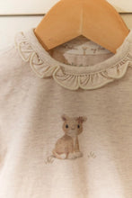 Afbeelding in Gallery-weergave laden, Little Dutch - Romper lange mouw beige met ruches