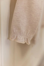 Afbeelding in Gallery-weergave laden, Little Dutch - Romper lange mouw beige met ruches