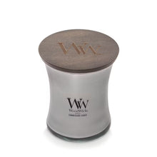 Afbeelding in Gallery-weergave laden, WoodWick Candescent Coast - Silver Metal Collection