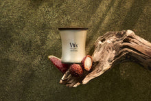 Afbeelding in Gallery-weergave laden, WoodWick Sparkling Pomelo - Champagne Metal Collection