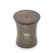 Afbeelding in Gallery-weergave laden, WoodWick Melanite Mist - Warm Gunmetal Metal Collection