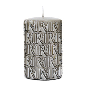 Riviera Maison - RM Monogram Pillar Candle flax 9,5x15