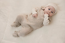 Afbeelding in Gallery-weergave laden, Little Dutch Gebreid boxpakje Soft Beige Melee