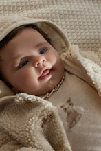 Afbeelding in Gallery-weergave laden, Little Dutch - Newborn Winter W26 Teddy vestje Sand Flowers
