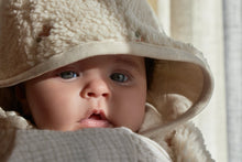 Afbeelding in Gallery-weergave laden, Little Dutch - Newborn Winter W26 Teddy vestje Sand Flowers