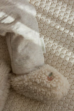 Afbeelding in Gallery-weergave laden, Little Dutch - Newborn Winter W26 Teddy slofjes Sand Flowers
