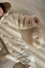 Afbeelding in Gallery-weergave laden, Little Dutch - Newborn Winter W26 Teddy wantjes Sand Flowers