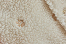Afbeelding in Gallery-weergave laden, Little Dutch - Newborn Winter W26 Teddy vestje Sand Paws