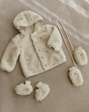 Afbeelding in Gallery-weergave laden, Little Dutch - Newborn Winter W26 Teddy slofjes Sand Flowers