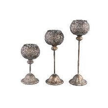 Afbeelding in Gallery-weergave laden, PTMD - Djana Copper iron candleholder ball shade L